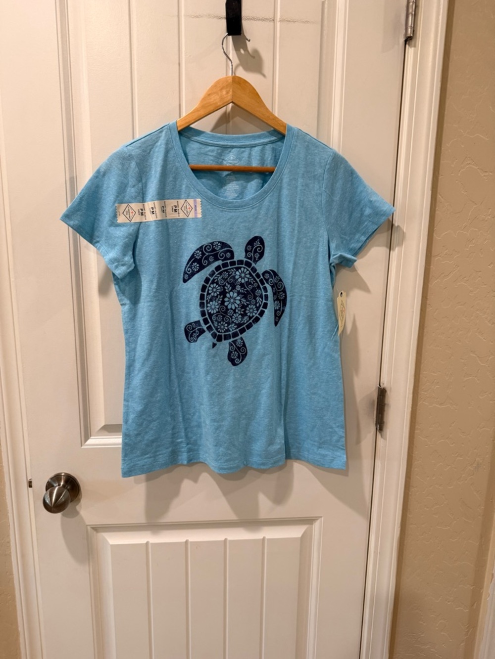 St. John's Bay Light Blue Heather Petite medium Tee with sea turtle